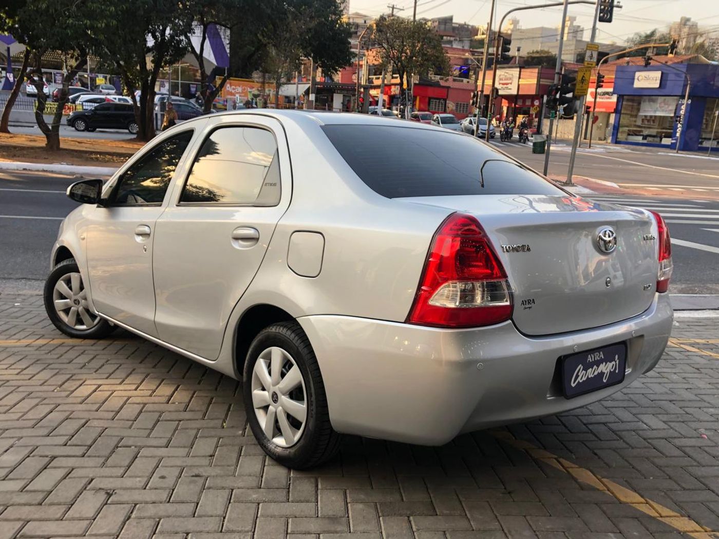 Toyota ETIOS X Sedan 1 5 Flex 16V 4p Aut Flex 4 portas câmbio