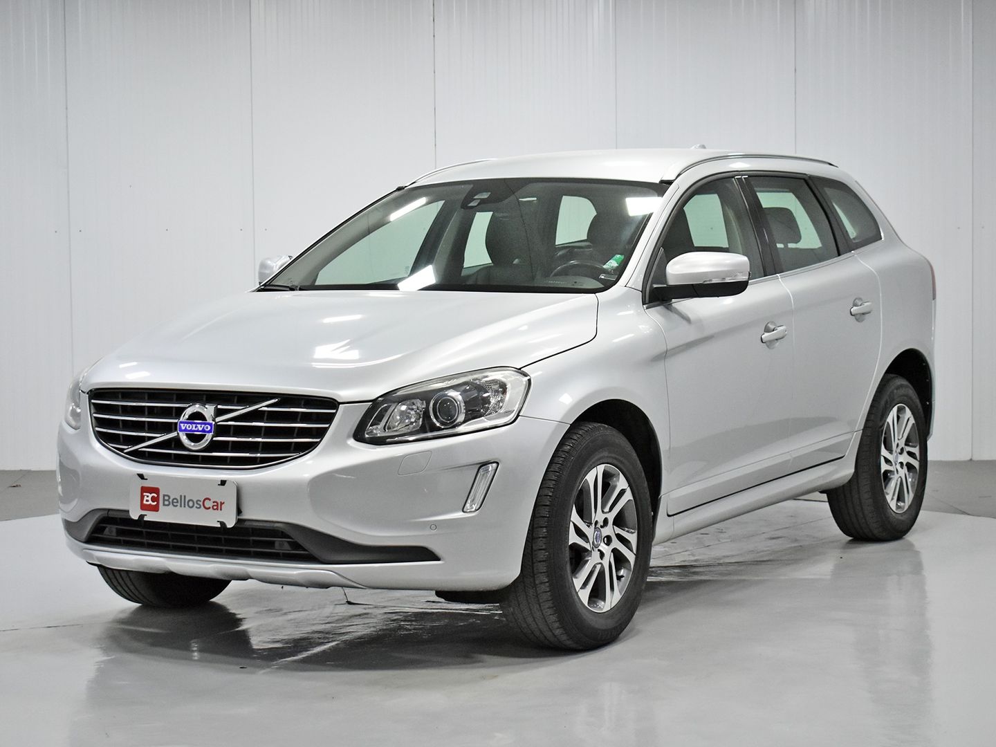 Volvo XC 60 2 0 T5 5p Gasolina 4 portas câmbio Automático em Curitiba