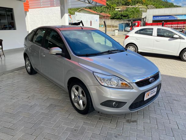 Ford Focus 1 6 S SE SE Plus Flex 8V 16V 5p Flex 4 portas câmbio Manual