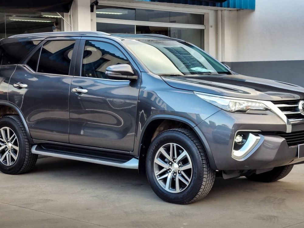 TOYOTA 2.8 SRX 4X4 7 LUGARES 16V TURBO INTERCOOLER DIESEL 4P AUTOMÁTICO