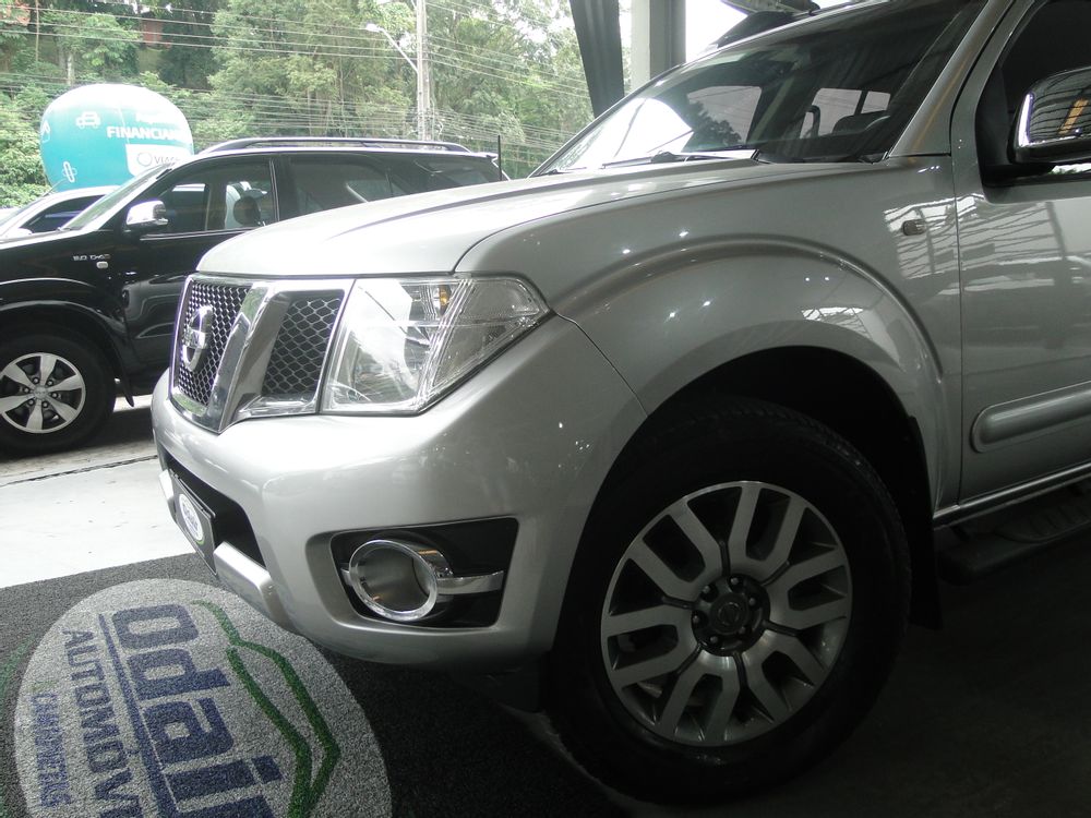 Nissan Frontier SL CD 4x4 2.5TB Diesel Aut Diesel 4 portas, câmbio