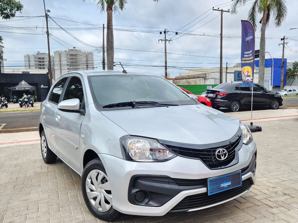 Toyota Etios 2021 à venda
