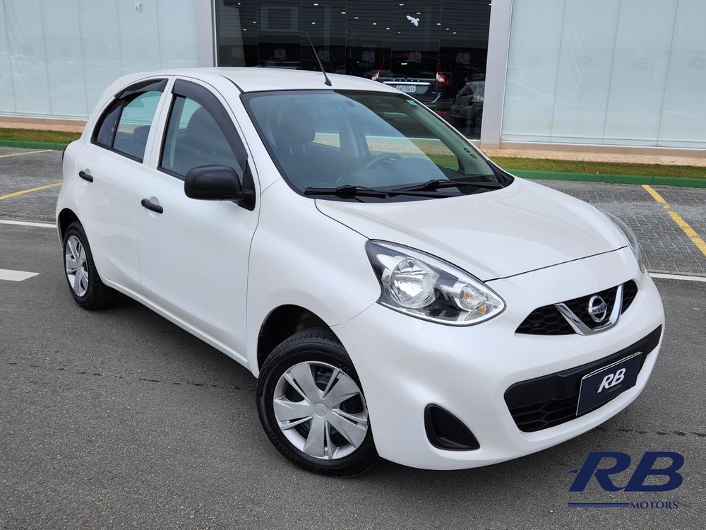 Nissan March 2015 à venda