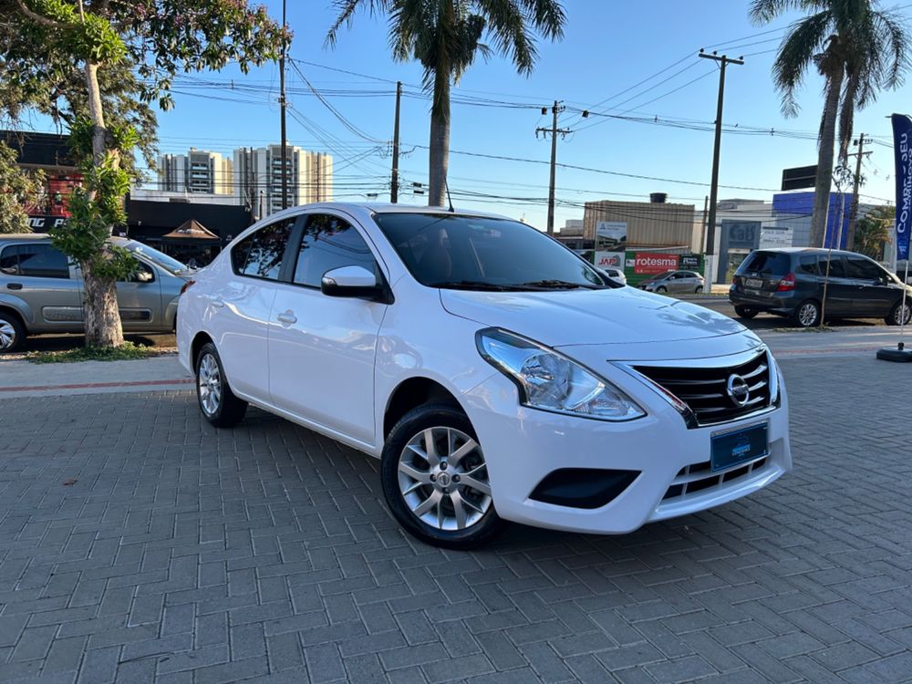 Nissan Versa 2022 à venda
