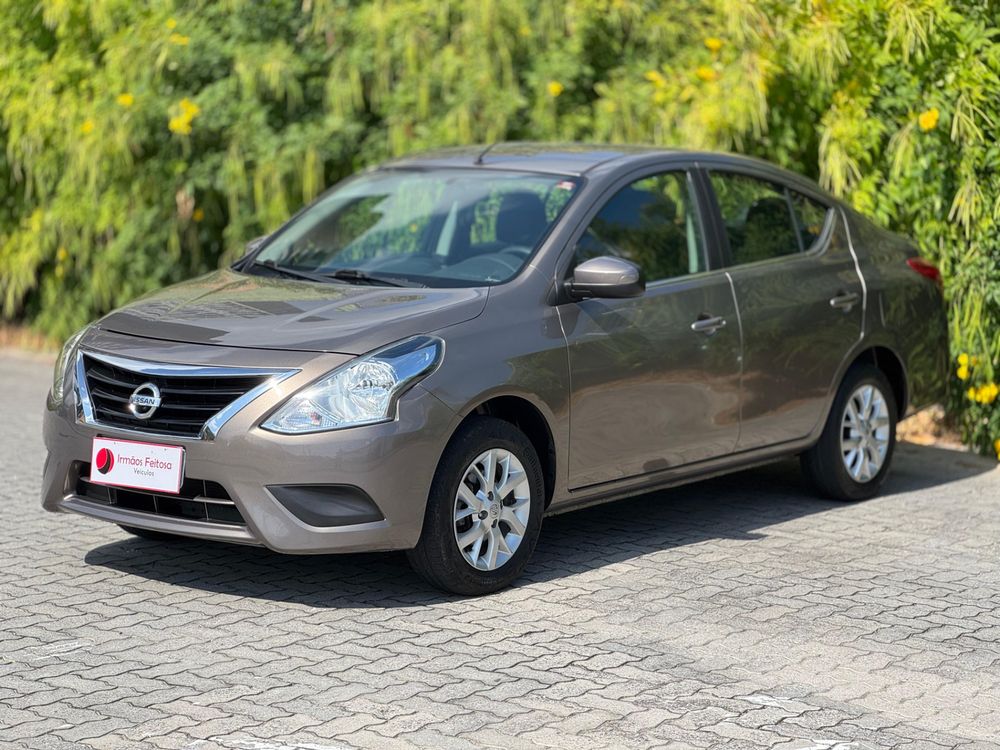 Nissan VERSA SV 1.6 16V FlexStart 4p Mec. GNV 4 portas, câmbio
