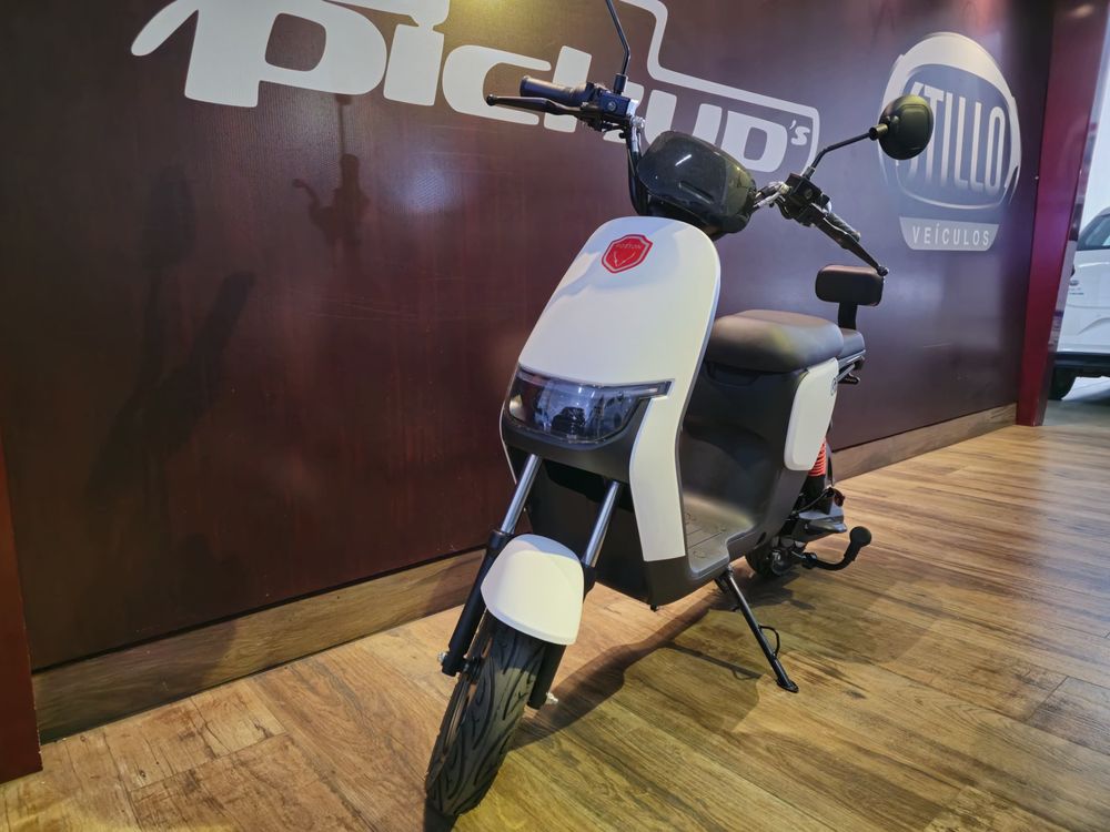 Foston GT2 Elétrico portas, câmbio Automático em Anápolis - Stillo Veículos