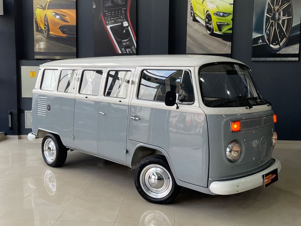 VolksWagen Kombi Standard/ Luxo/ Série Prata Gasolina 3 portas