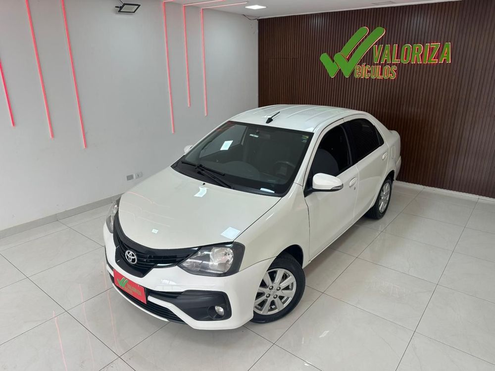Toyota Etios 2013 à venda