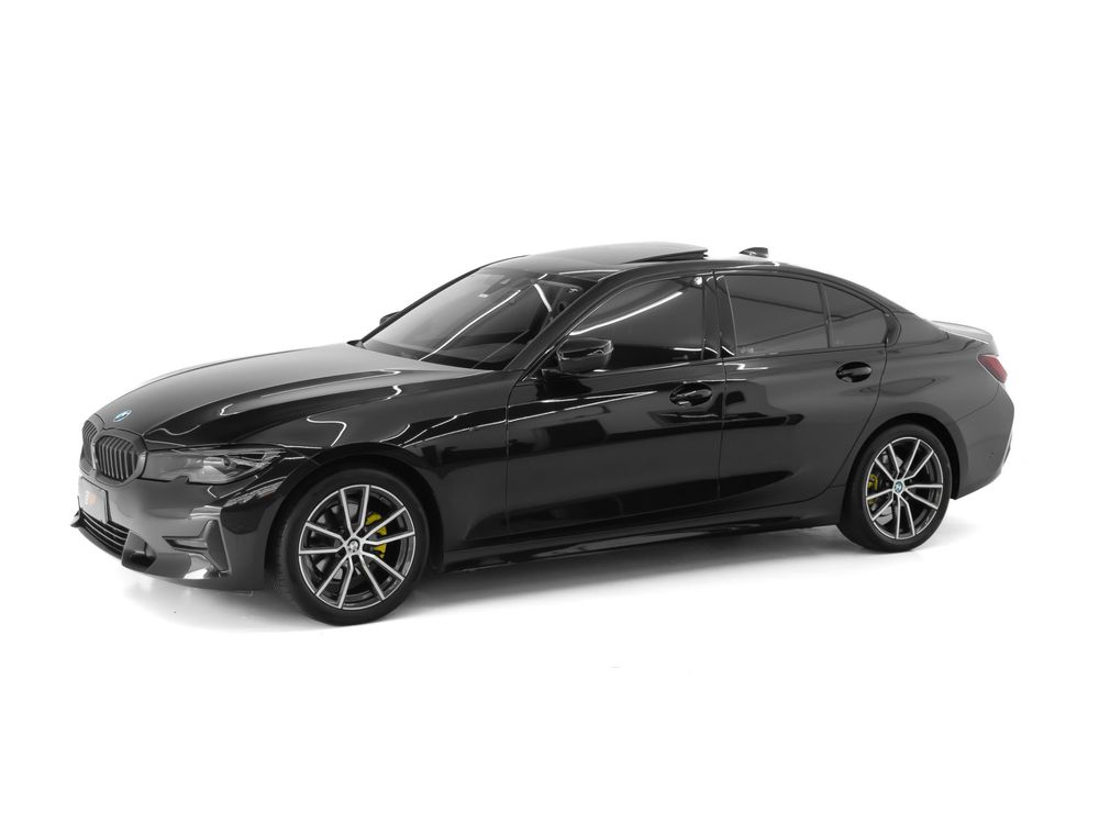 BMW 320i 2023 à venda