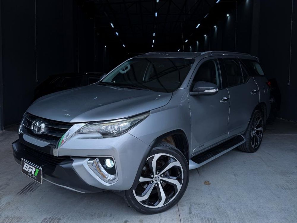 Toyota SW4 2021 à venda
