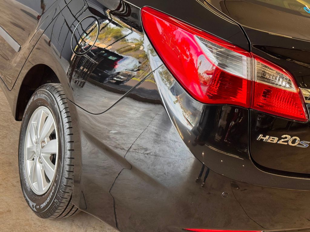 Hyundai HB20S 2014