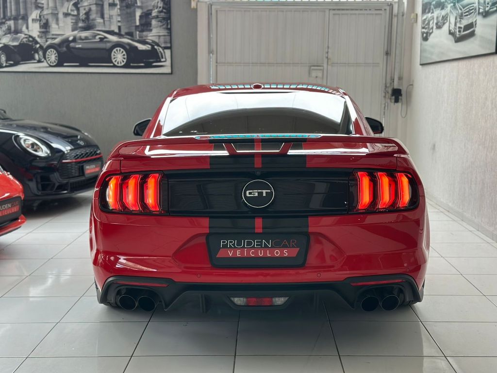 FORD MUSTANG