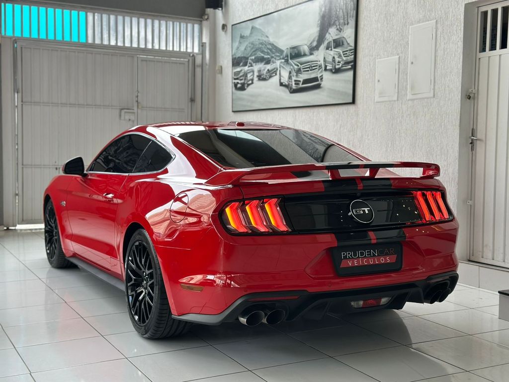 FORD MUSTANG