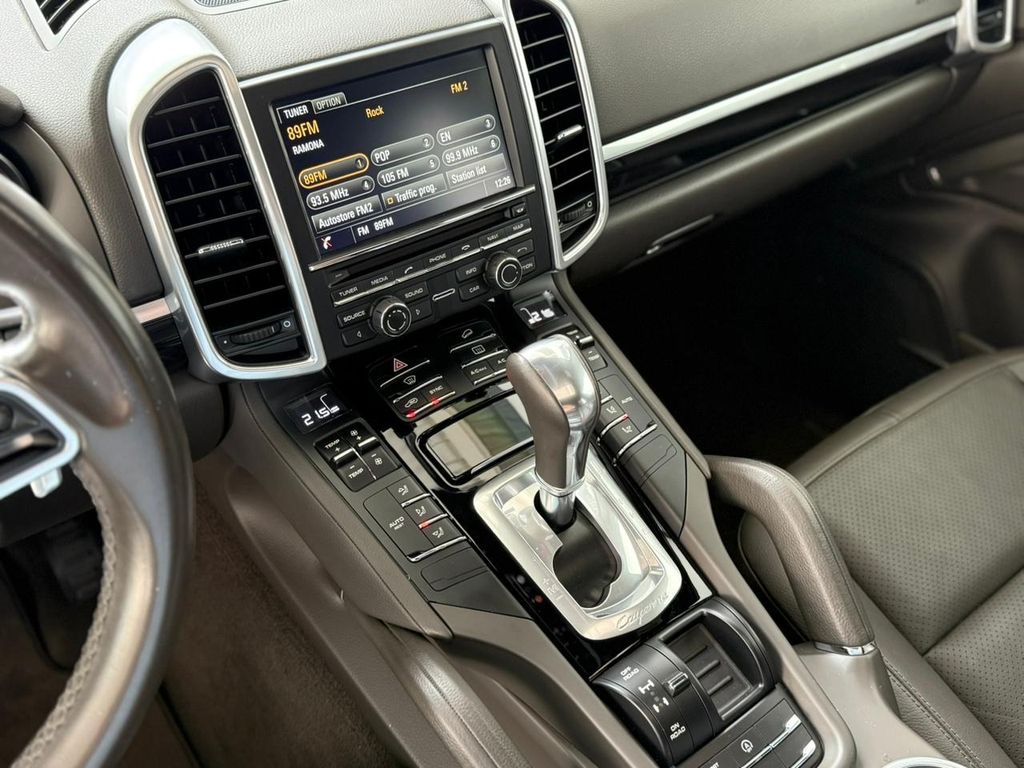 PORSCHE CAYENNE