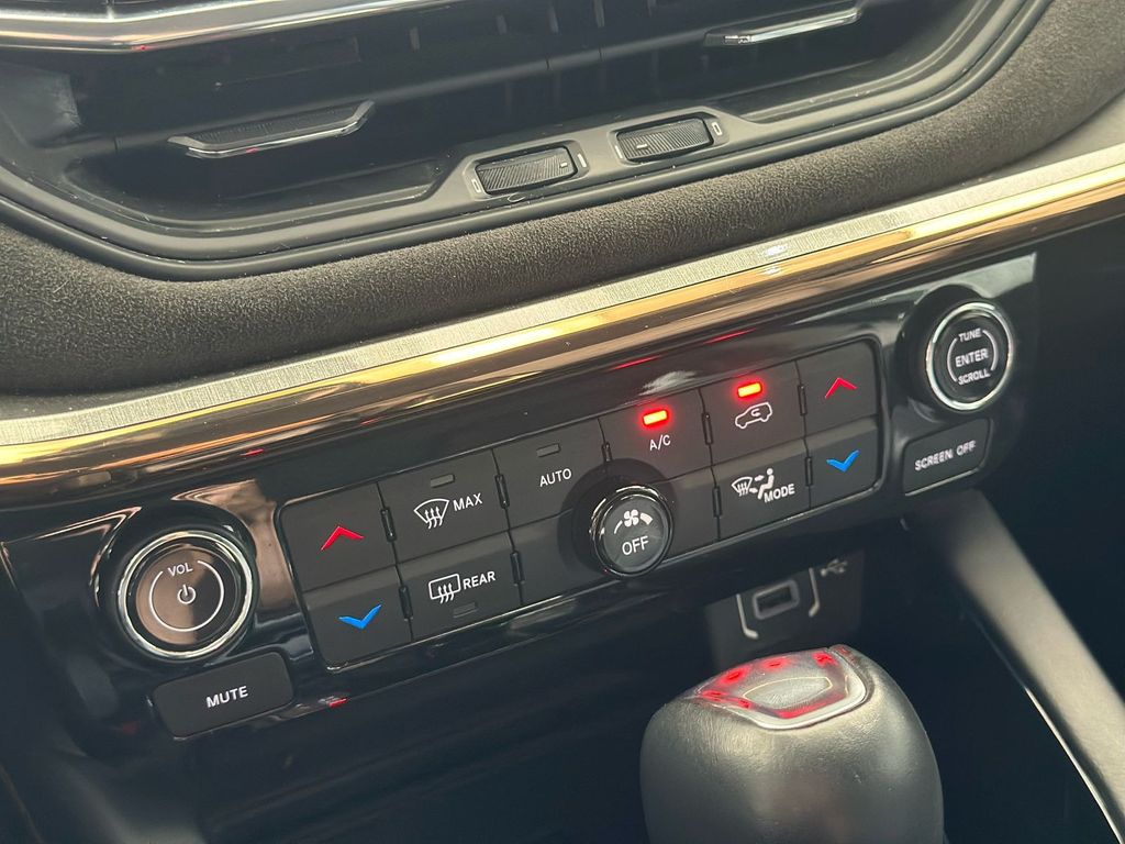 JEEP COMMANDER