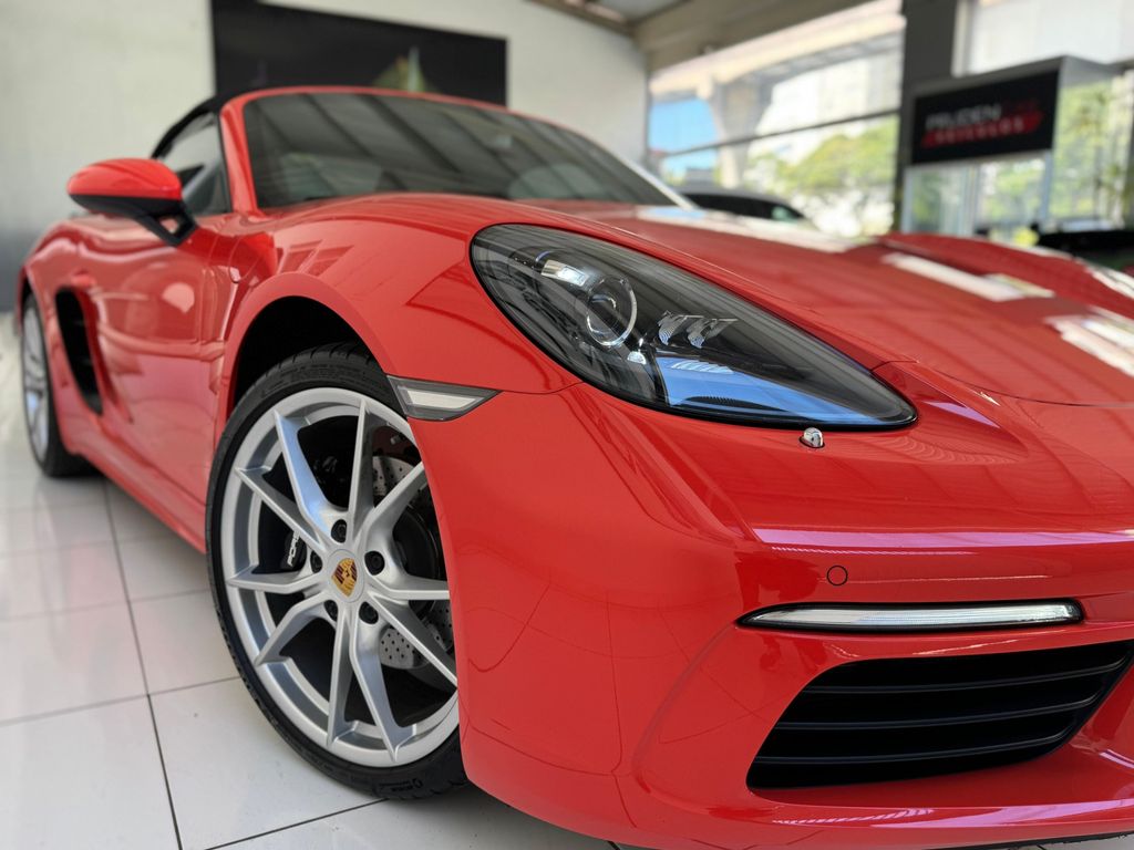 PORSCHE 718