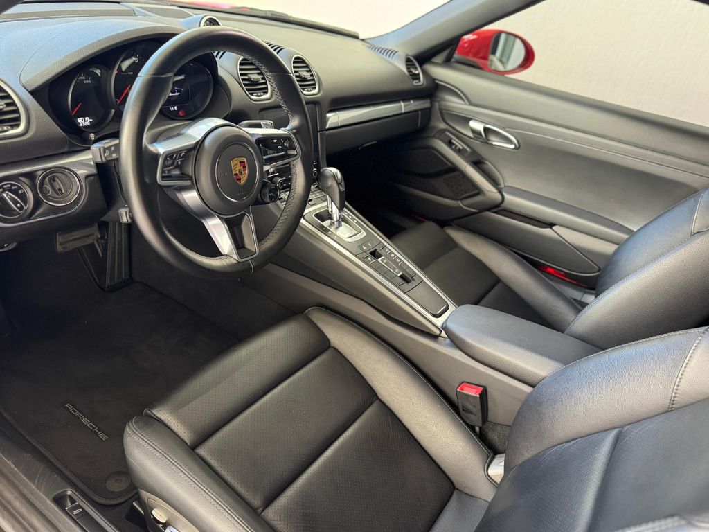 PORSCHE 718