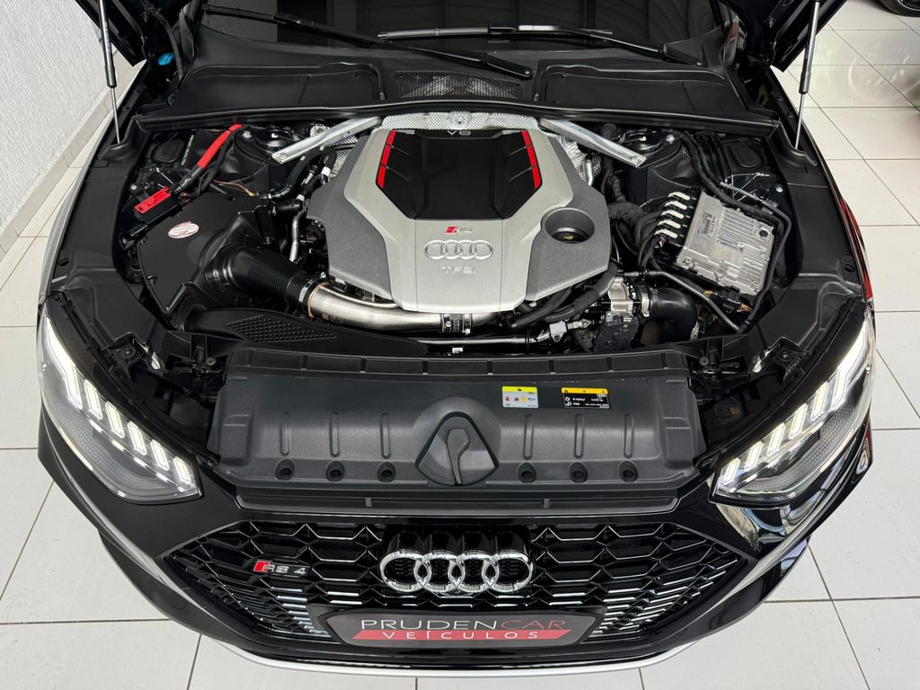AUDI RS4