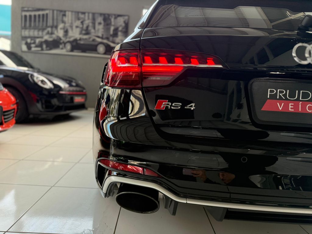AUDI RS4
