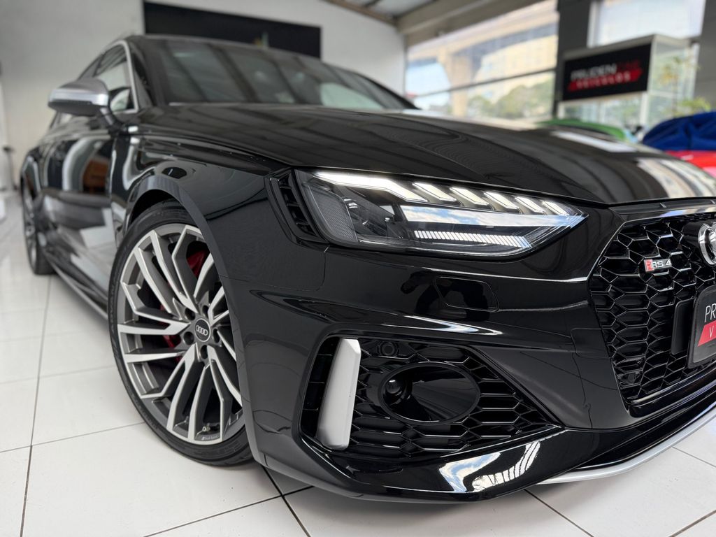AUDI RS4