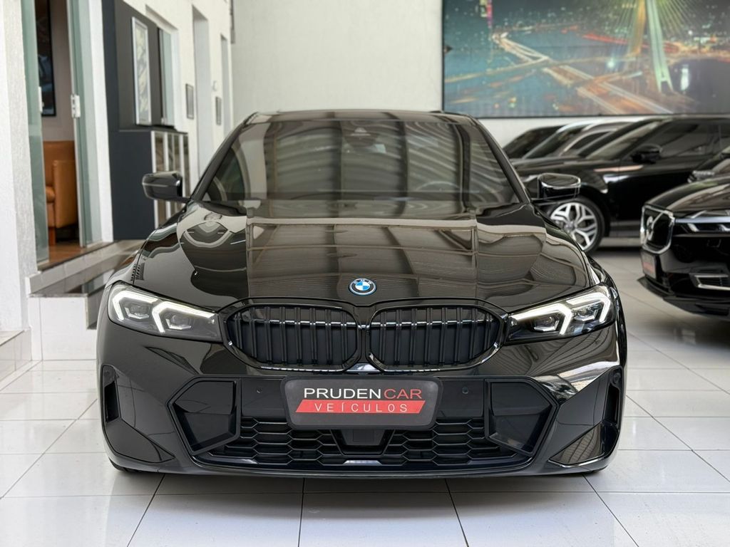 BMW 330e