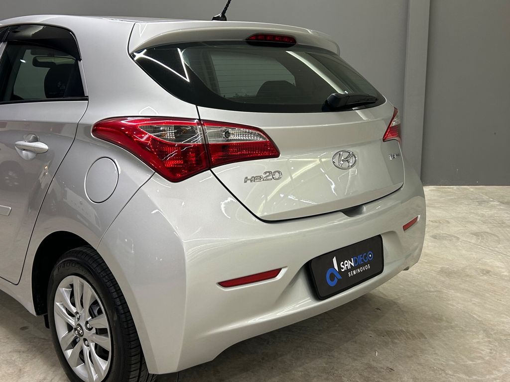 Hyundai HB20 2014