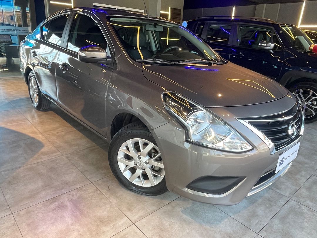 Nissan VERSA SV 1.6 16V FlexStart 4p Aut.