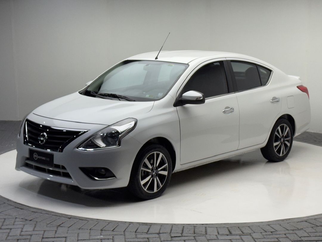 Nissan VERSA SL 1.6 16V FlexStart 4p Aut.