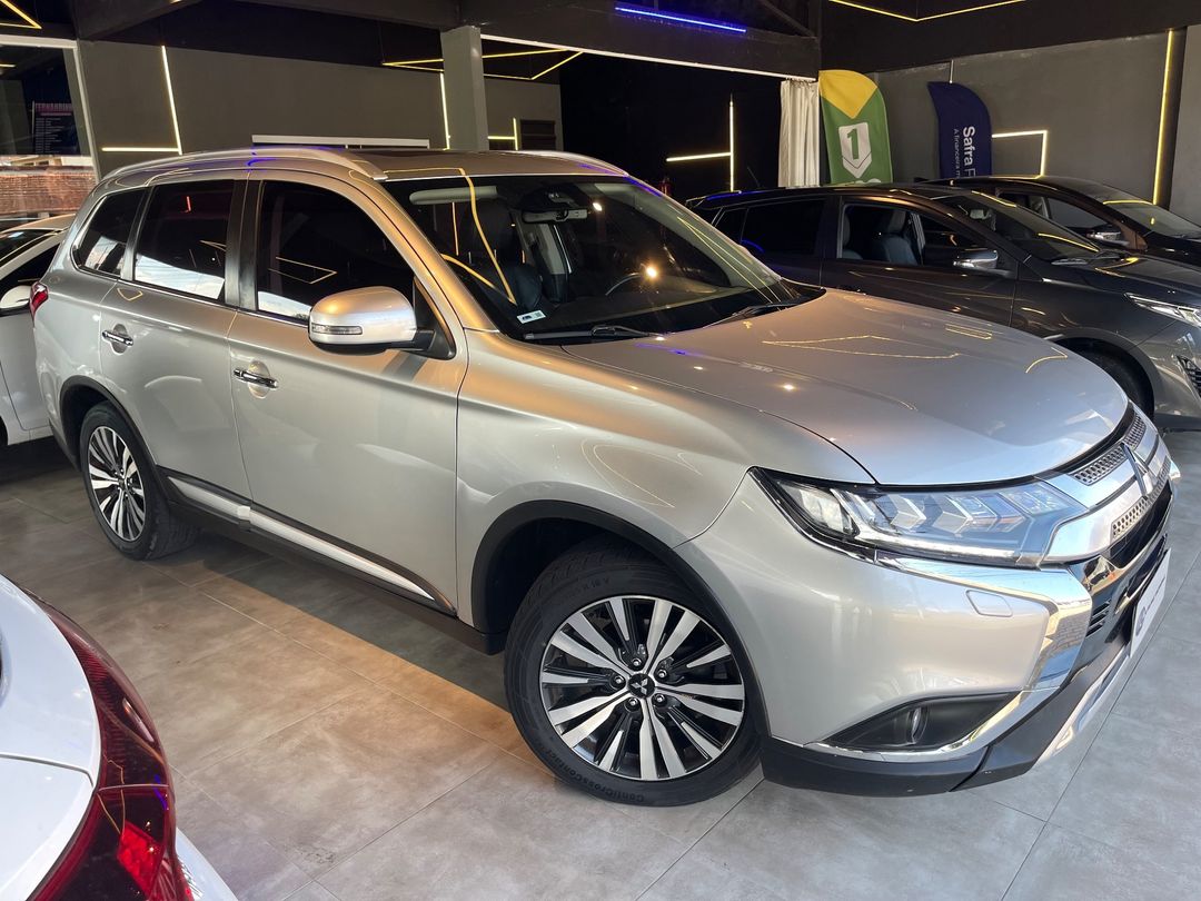 Mitsubishi OUTLANDER HPE-S 2.2 Diesel 4x4 Aut.