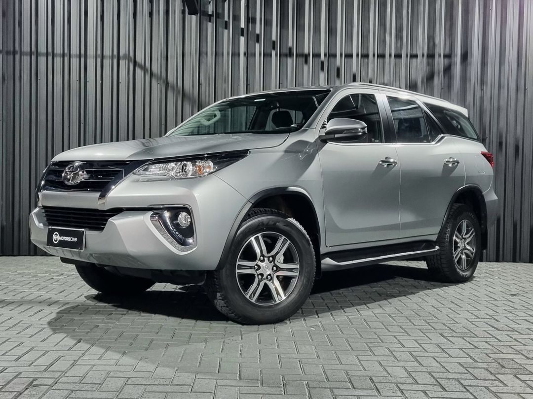 Toyota Hilux SW4 SRV 4x2 2.7 Flex 16V Aut.