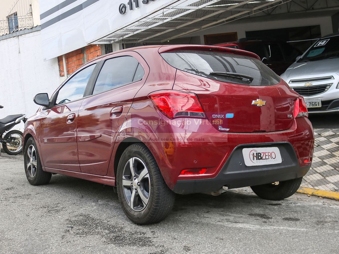 Chevrolet ONIX HATCH LTZ 1.4 8V FlexPower 5p Aut. Flex 4 portas, câmbio Automático em Osasco