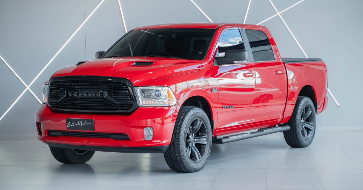 RAM CLASSIC LARAMIE NIGHT ED. 5.7 4X4 Aut. Gasolina 4 portas, câmbio ...