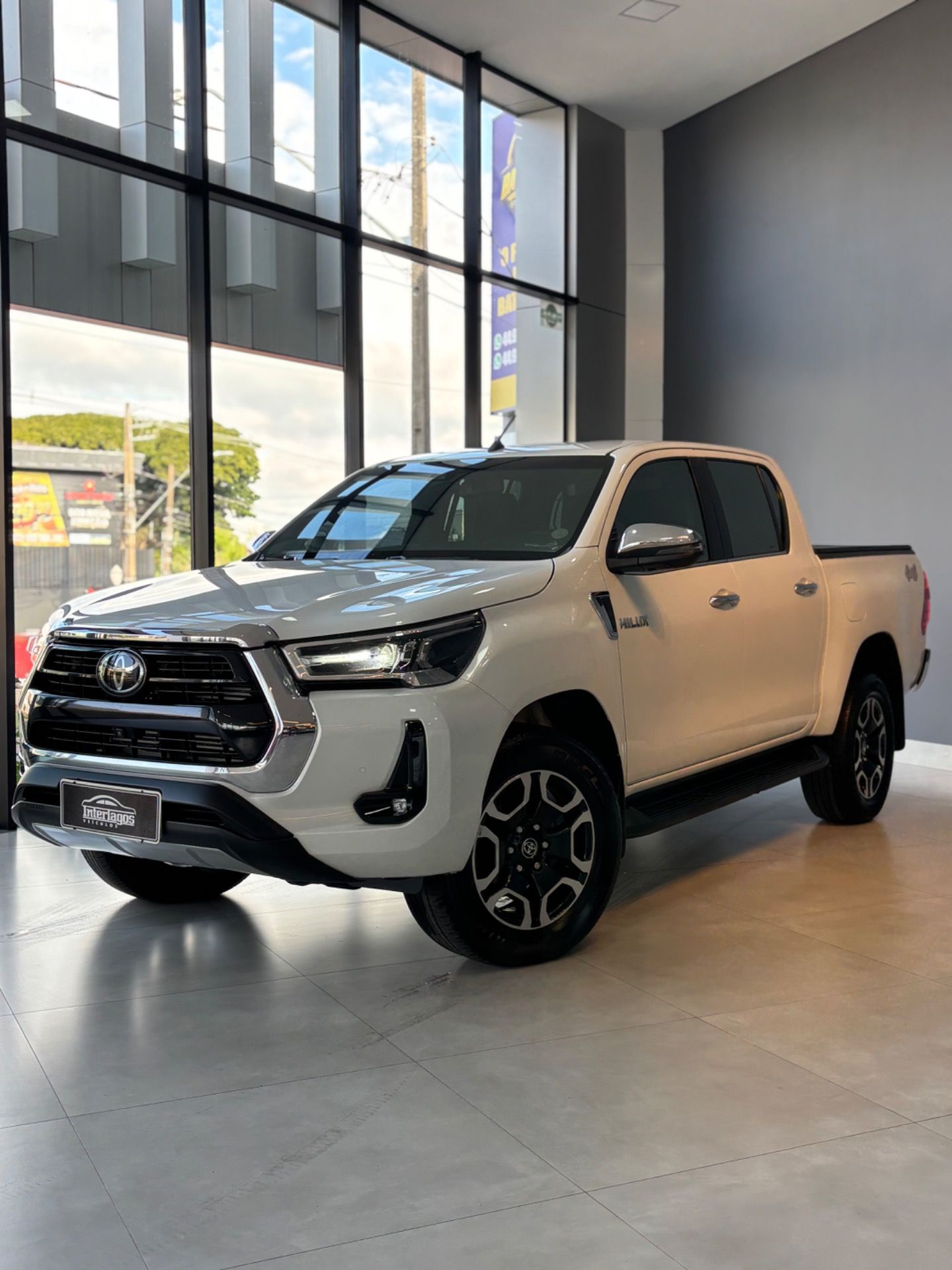Toyota Hilux Cd Srx 4X4 2.8 TDI 16V Diesel Automático - foto 3