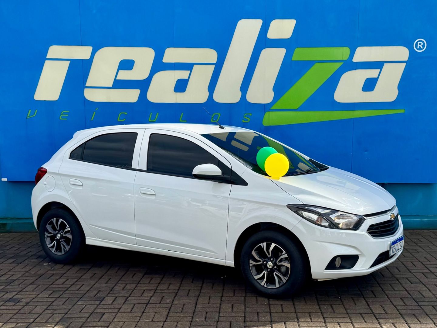 Chevrolet Onix Hatch LT 1.0 8V Flexpower 5P Mec - foto 3
