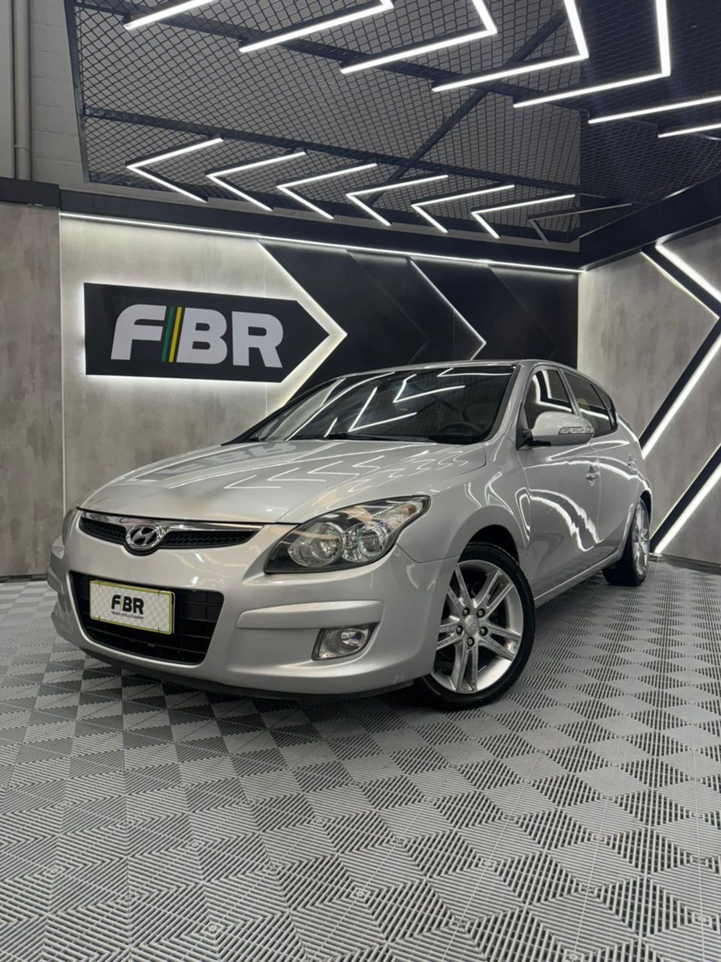 Hyundai i30 2.0 16V 145cv 5P Automático - foto 3