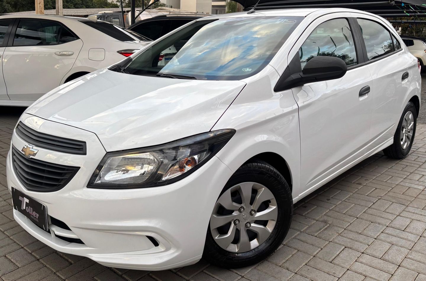 Chevrolet Onix Hatch Joy 1.0 8V Flex 5P Mec. - foto 3