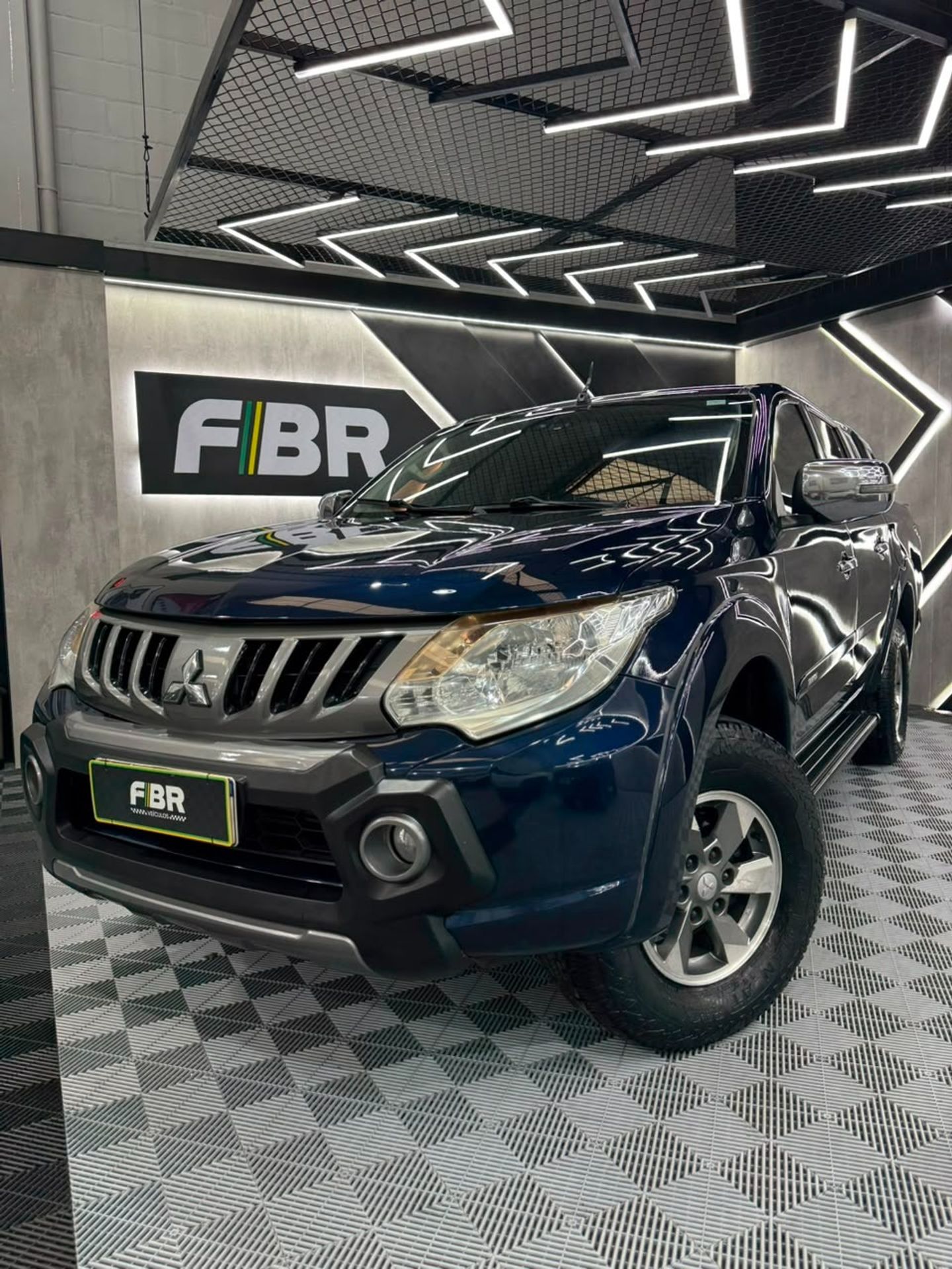 Mitsubishi L200 Triton Hpe 2.4 Cd Diesel Automático - foto 3
