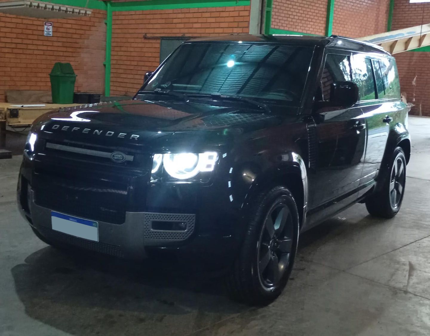 Land Rover Defender 110 D300 Hse Mhev Die Automático - foto 3