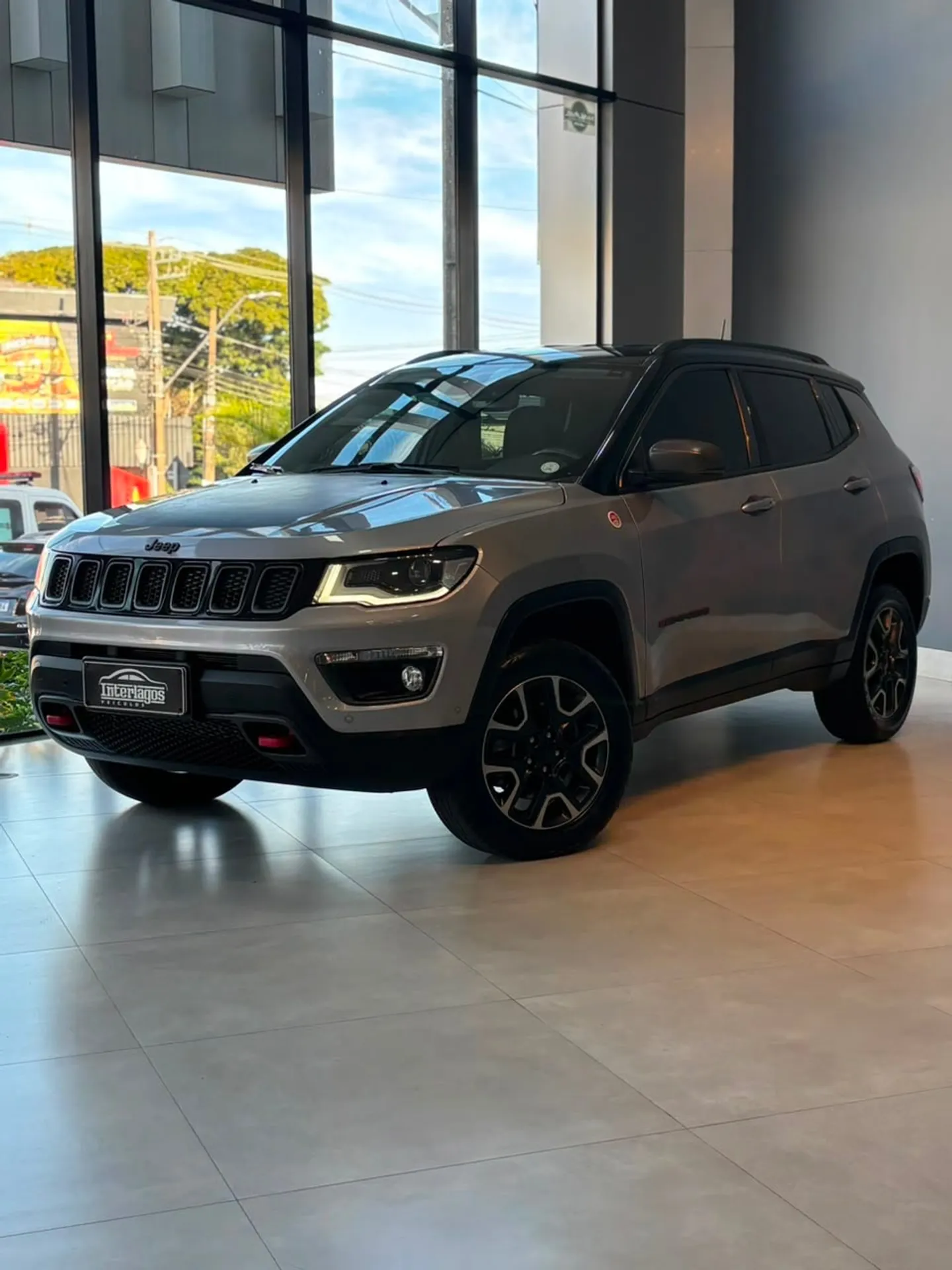 Jeep Compass Trailhawk 2.0 4X4 Dies 16V Automático - foto 2
