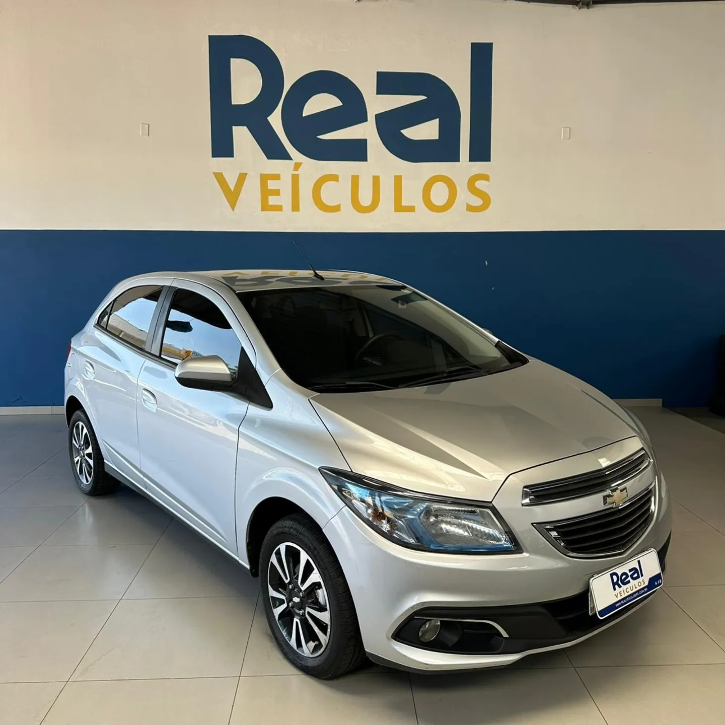 Chevrolet Onix Hatch LTZ 1.4 8V Flexpower 5P Automático - foto 2