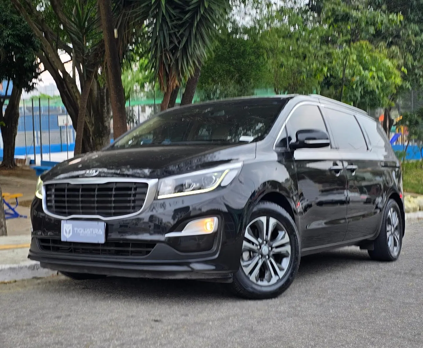 Kia Carnival EX 3.3 V6 24V 270cv Automático - foto 2