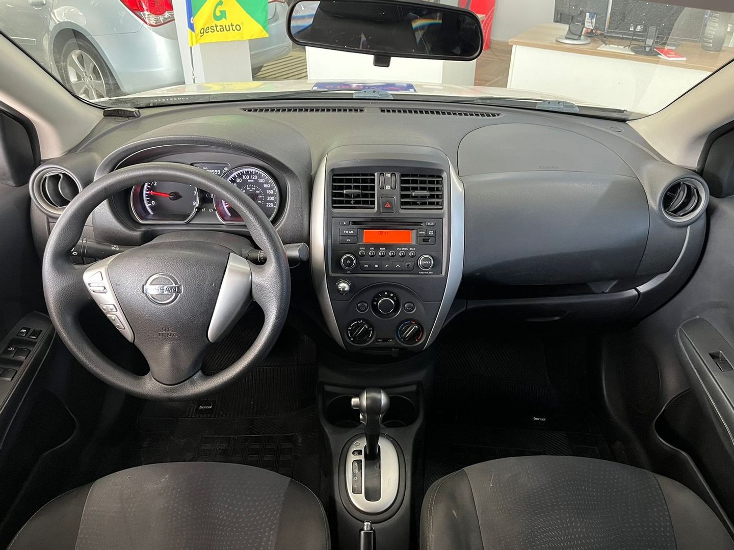 Nissan VERSA SV 1.6 16V FlexStart 4p Aut.