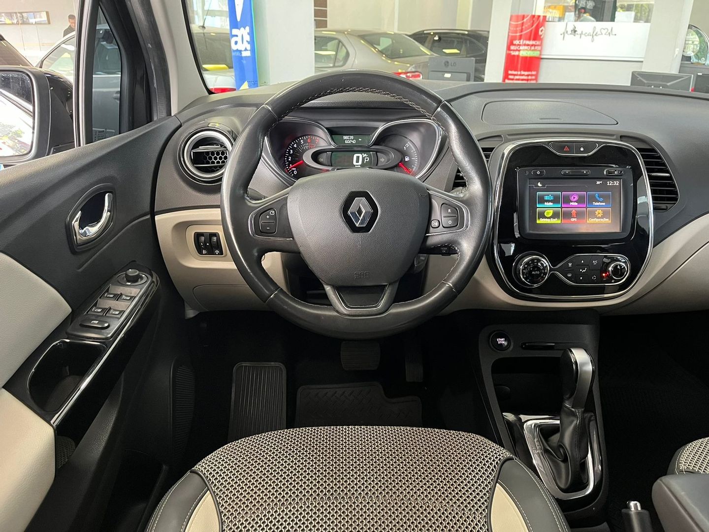 Renault CAPTUR Intense 2.0 16V Flex 5p Aut.