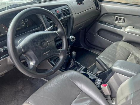Toyota Hilux SW4 4x4 3.0 8V TB Diesel