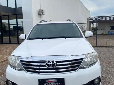 Toyota Hilux SW4 SR 4x2 2.7/ 2.7 Flex 16V Aut.