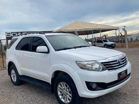Toyota Hilux SW4 SR 4x2 2.7/ 2.7 Flex 16V Aut.