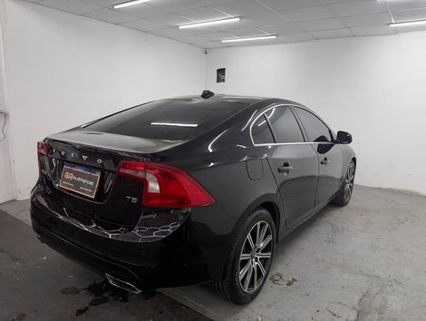 Volvo S60 T-5 MOMENTUM 2.0 245cv 4p
