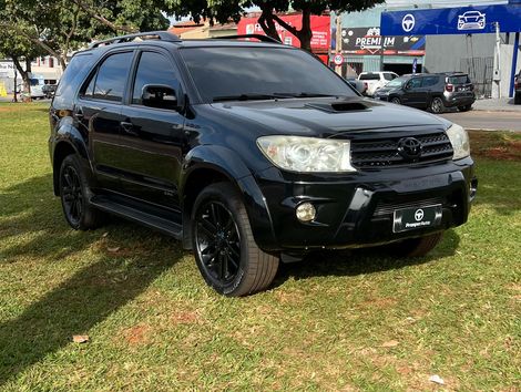 Toyota Hilux SW4 SRV D4-D 4x4 3.0 TDI Dies. Aut
