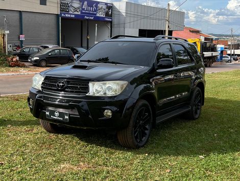 Toyota Hilux SW4 SRV D4-D 4x4 3.0 TDI Dies. Aut