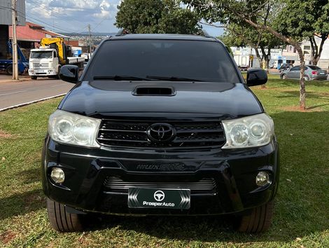 Toyota Hilux SW4 SRV D4-D 4x4 3.0 TDI Dies. Aut